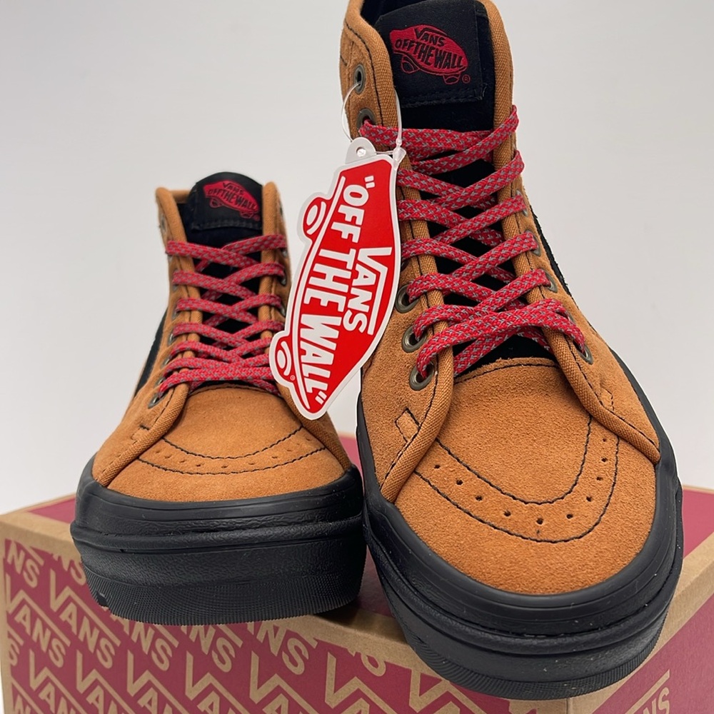 Vans WMNS Sentry Sk8-Hi Hiker Suede Brown/Black
VN0A5KY5Y49 Sneakers - Picture 5 of 16
